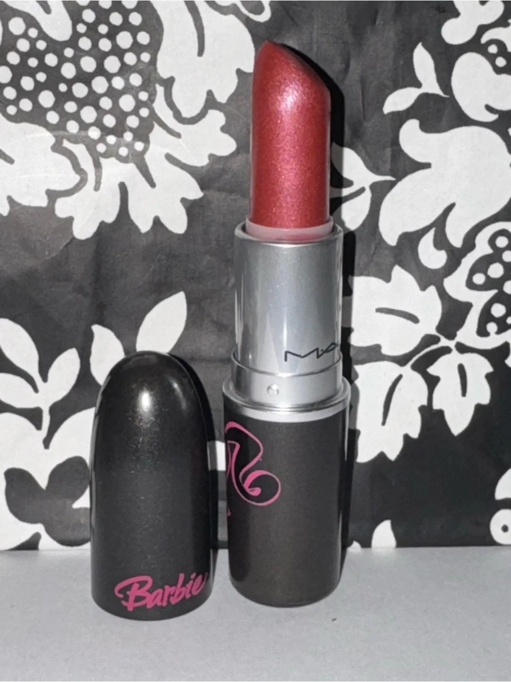 Mac Modern Ms Lipstick-Barbie collection